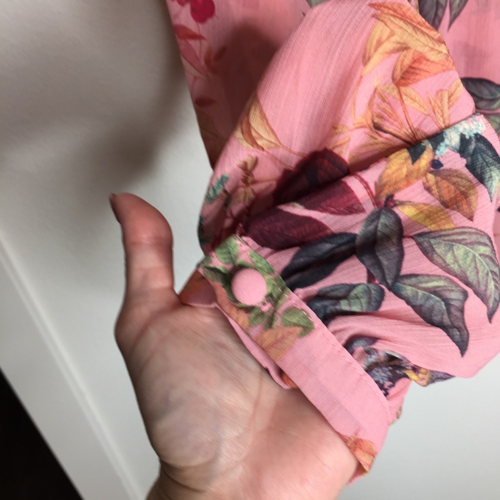 Torrid Crinkle Chiffon Raglan Toe Front Blouse - Picture 7 of 11